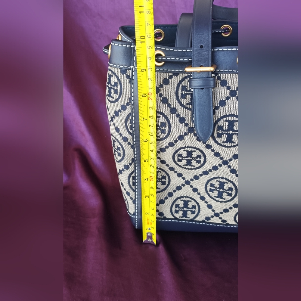 Tory Burch Navy and Cream Patterned Tote - Picture 15 of 16